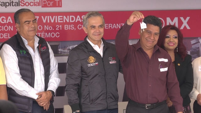 Entrega 57 viviendas Topacio 21 Bis (7) (640x360).jpg